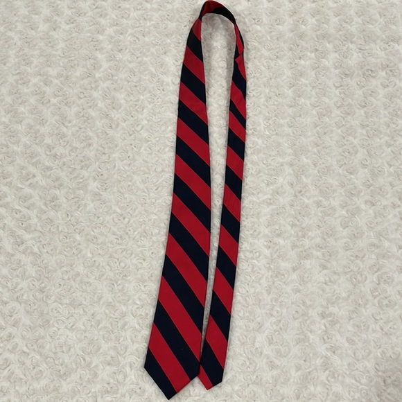 JOHNATHAN LAKE TRADITIONAL DISTINCTION TIE! 100% Silk. The perfect Power Tie. - Picture 5 of 7